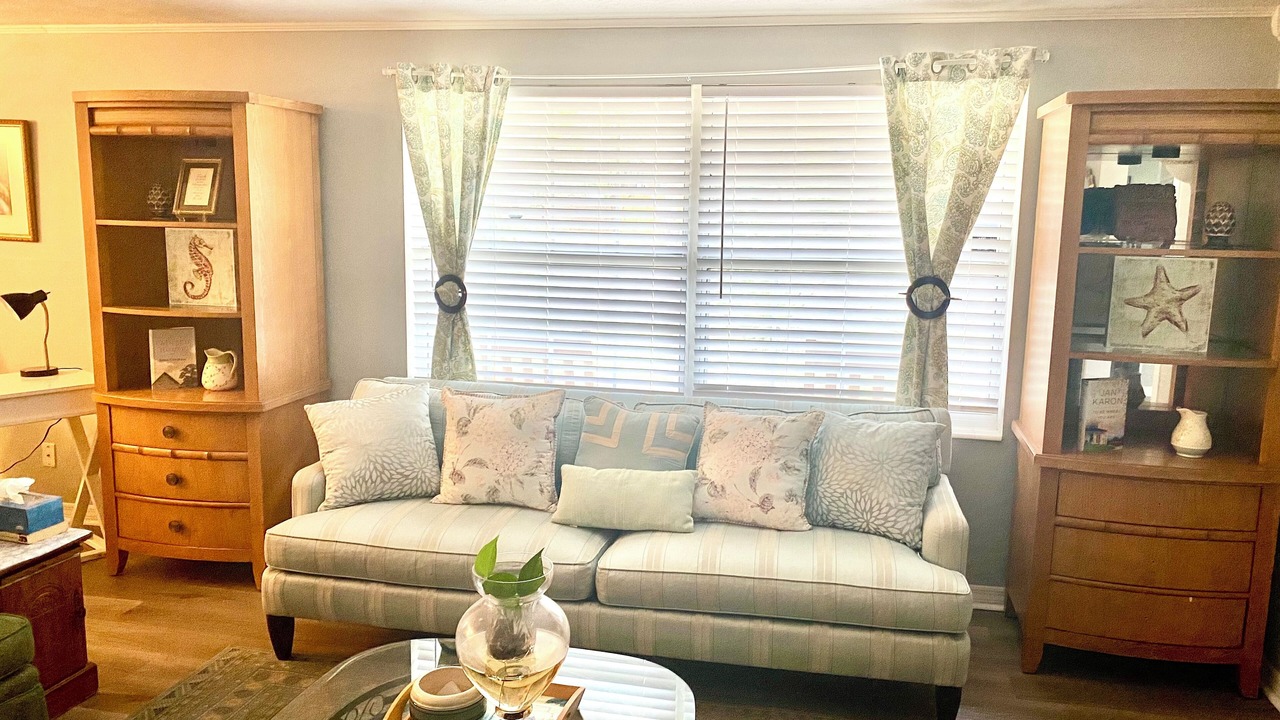 Photo of Livingroom in Westside
