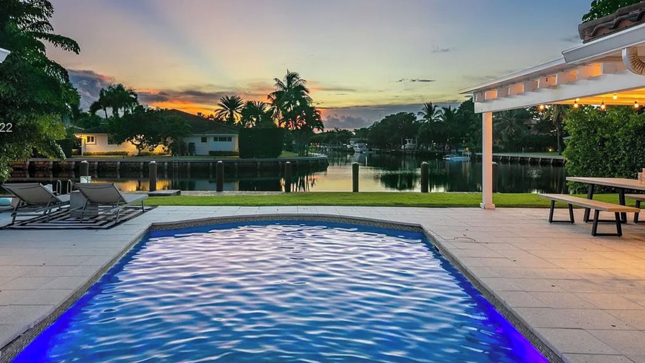 Photo of Outdoor in Hallandale Beach