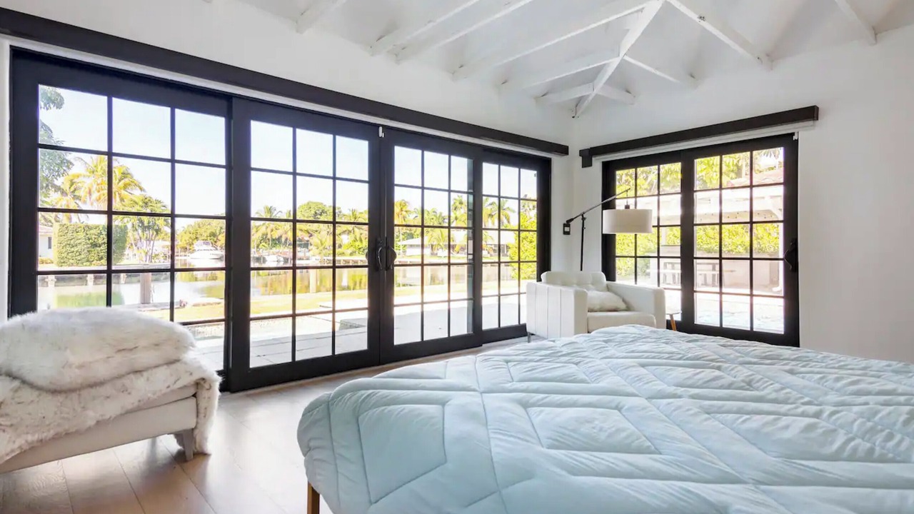 Photo of Bedroom in Hallandale Beach