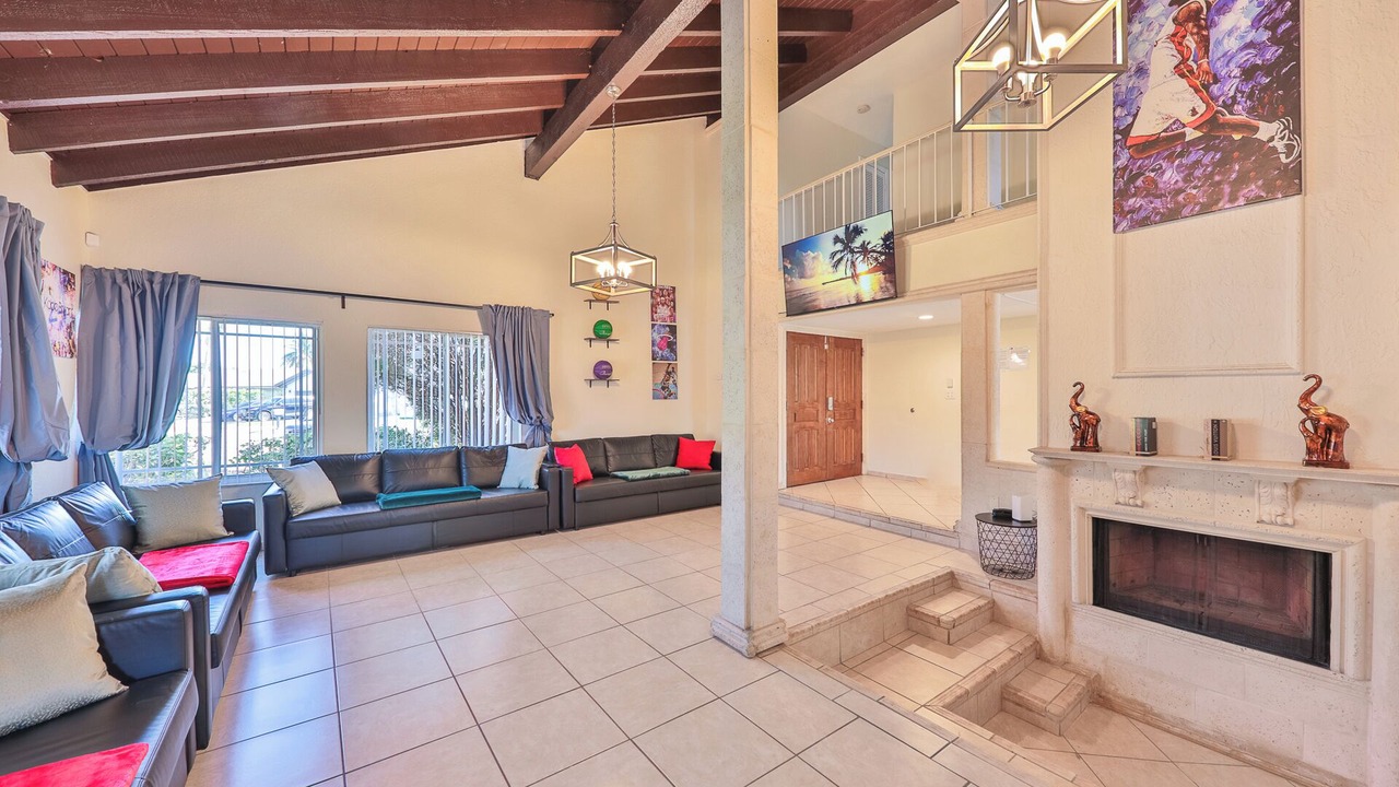 Photo of Livingroom in Ives Estates