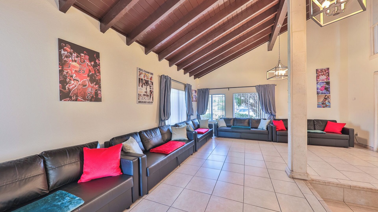 Photo of Livingroom in Ives Estates