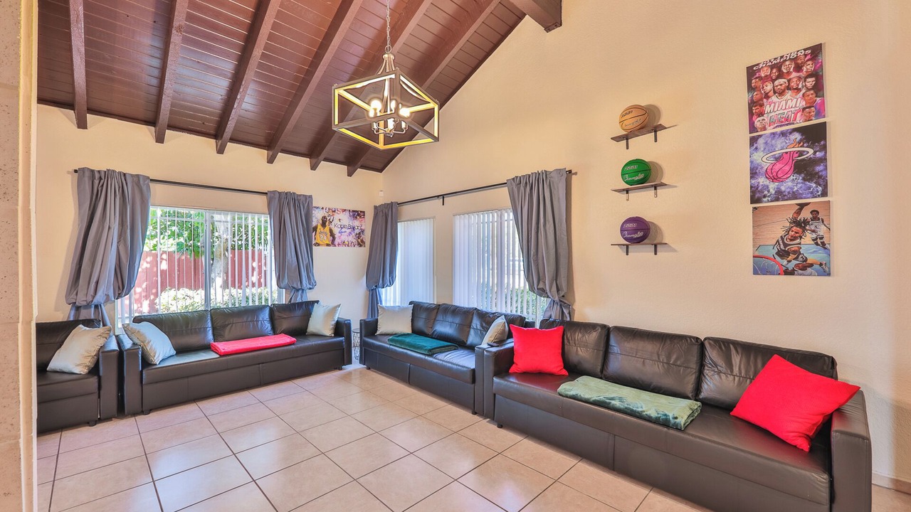 Photo of Livingroom in Ives Estates
