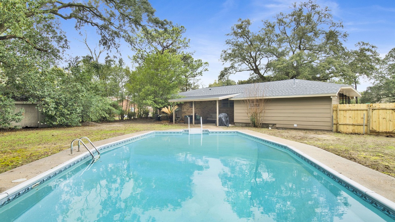Photo of Outdoor in Northeast Pensacola