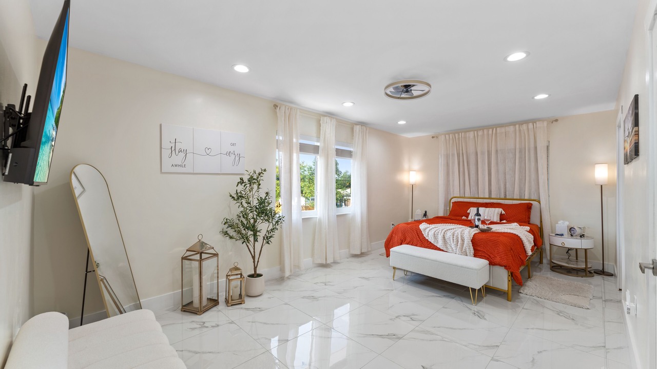 Photo of Bedroom in Miami Springs