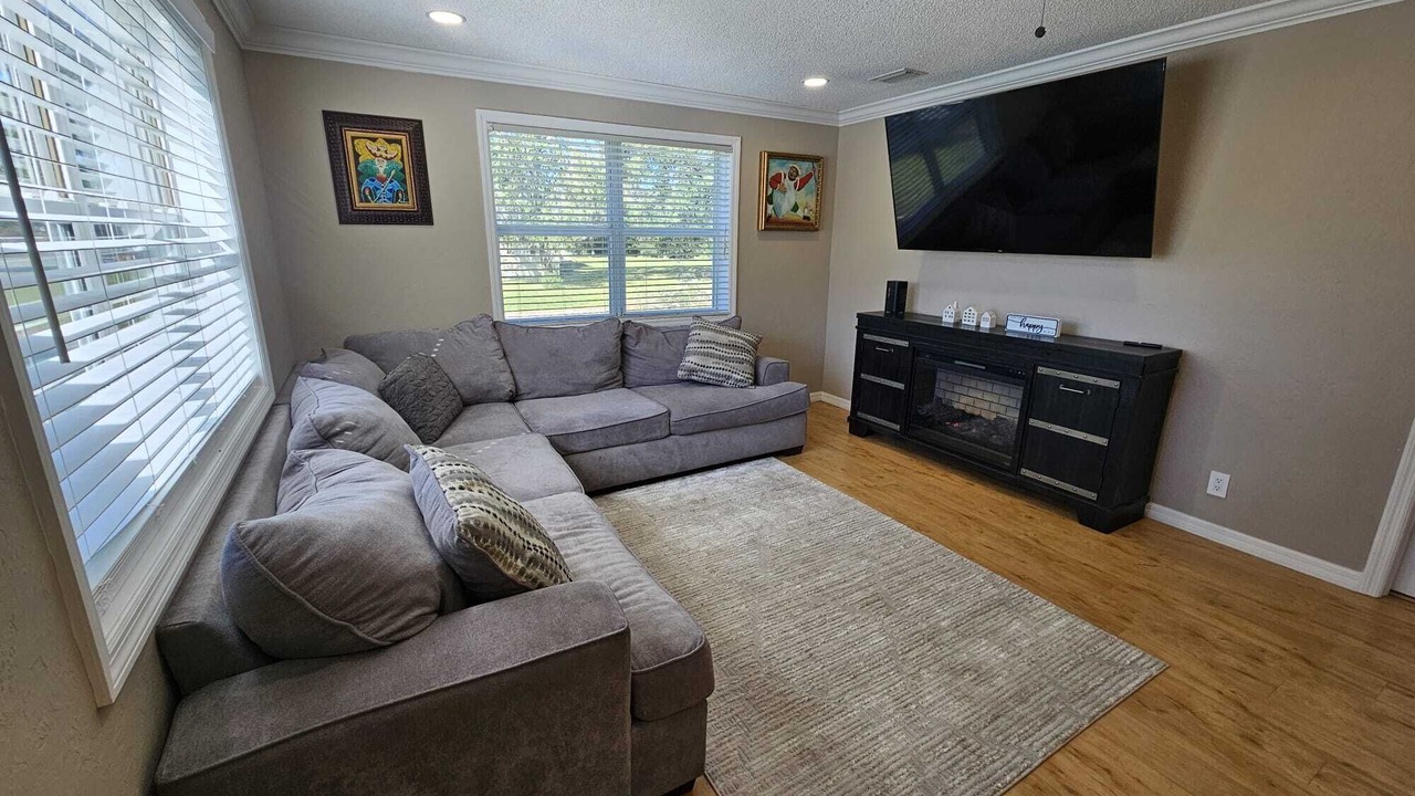 Photo of Livingroom in Live Oak