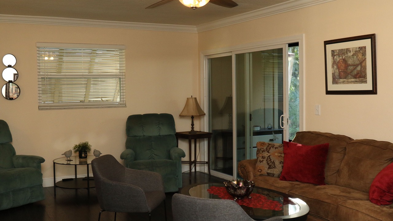 Photo of Livingroom in Deltona Lakes
