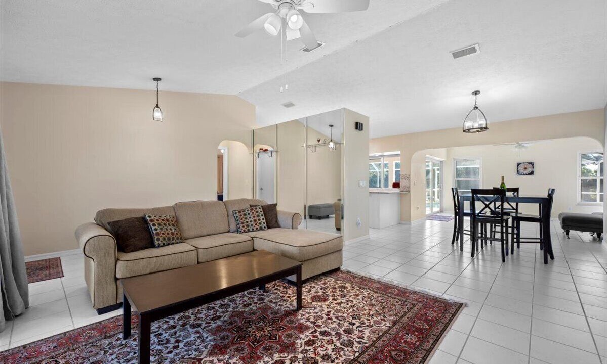 Photo of Livingroom in Port Saint Lucie