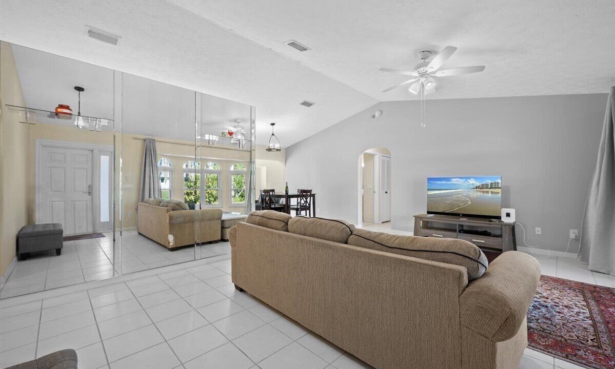 Photo of Livingroom in Port Saint Lucie
