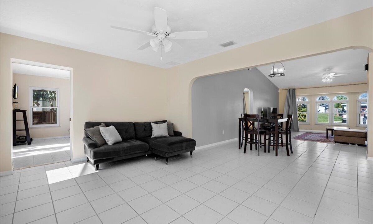 Photo of Livingroom in Port Saint Lucie