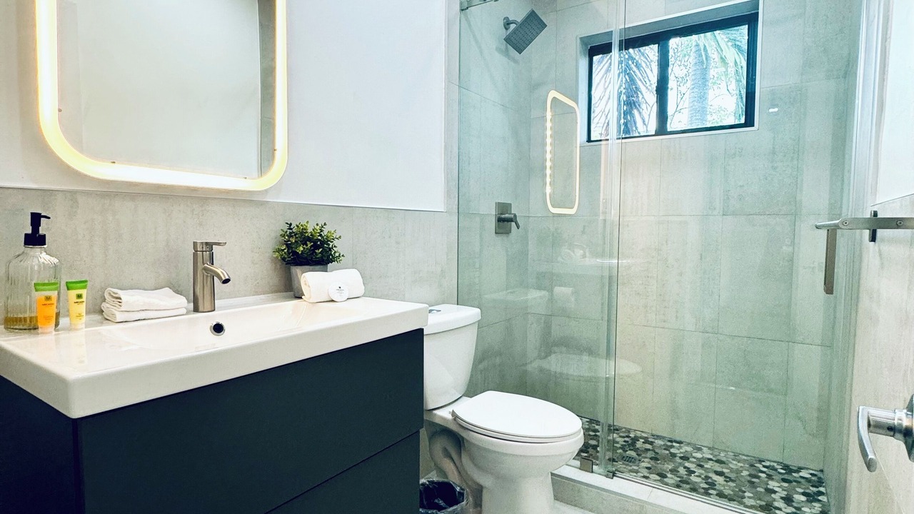 Photo of Bathroom in Biscayne Park
