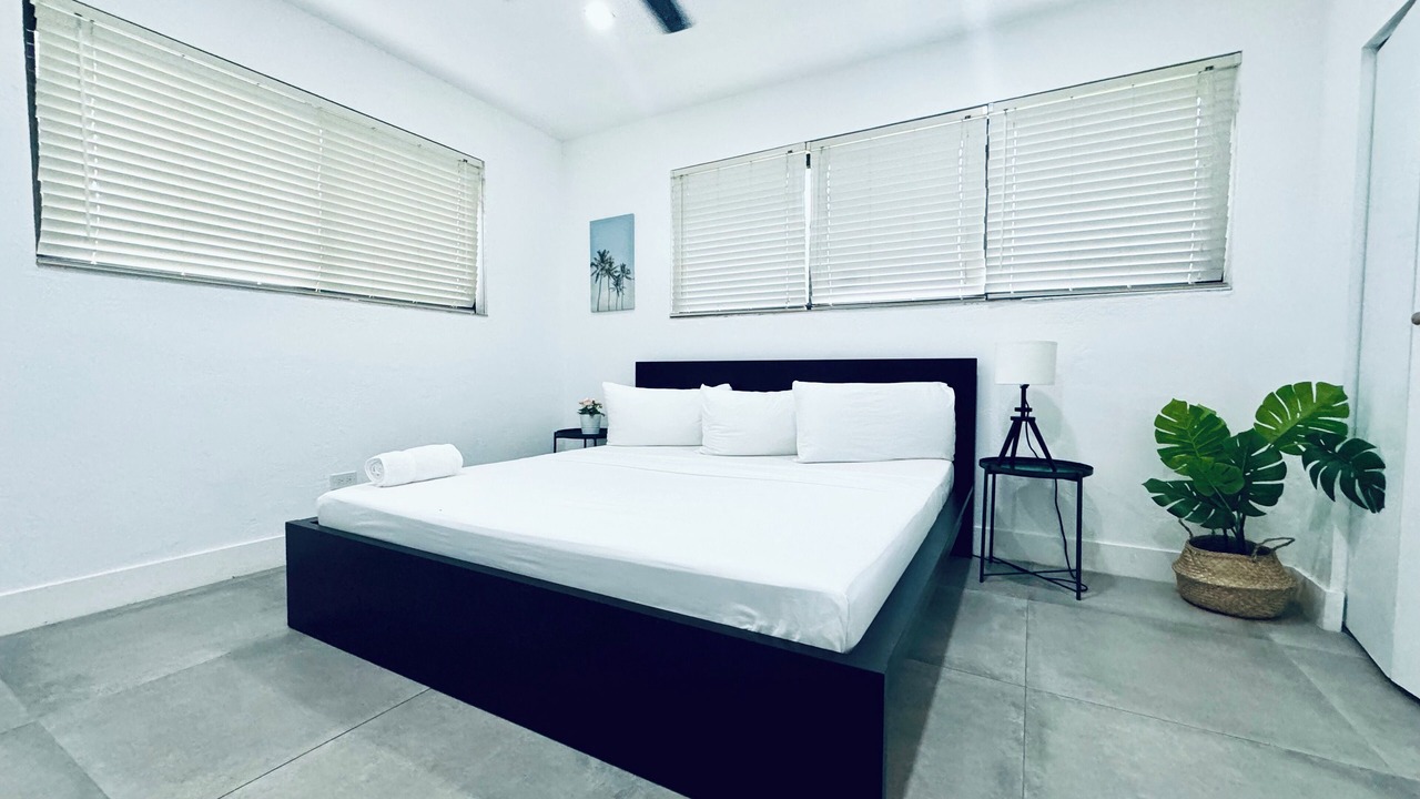Photo of Bedroom in Biscayne Park