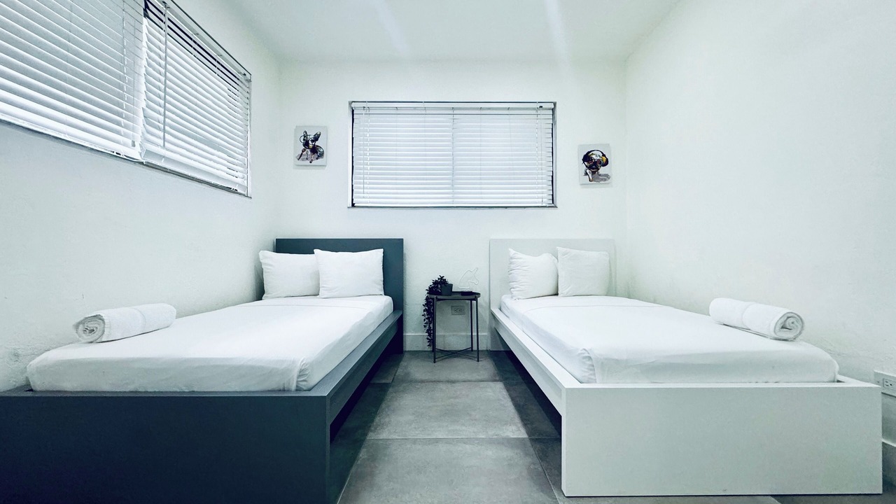 Photo of Bedroom in Biscayne Park