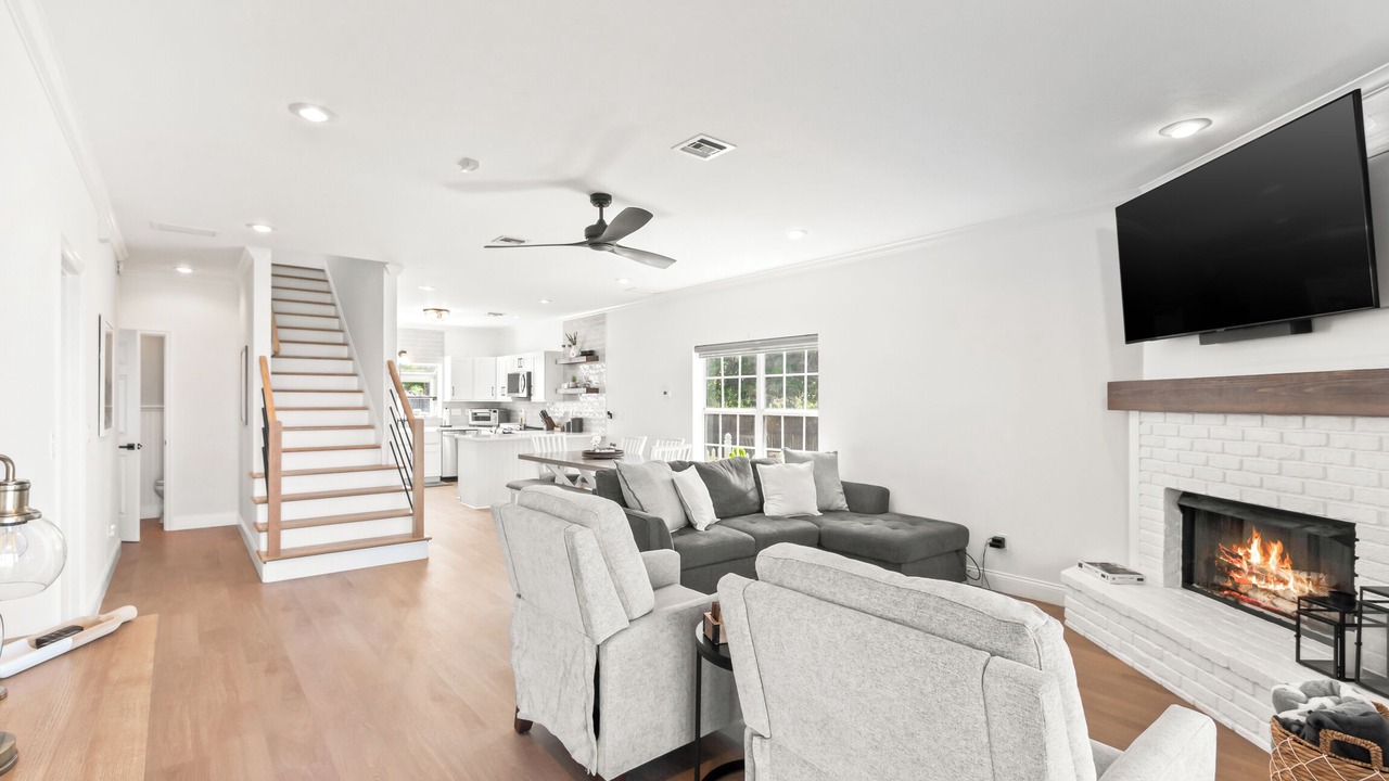 Photo of Livingroom in Candler