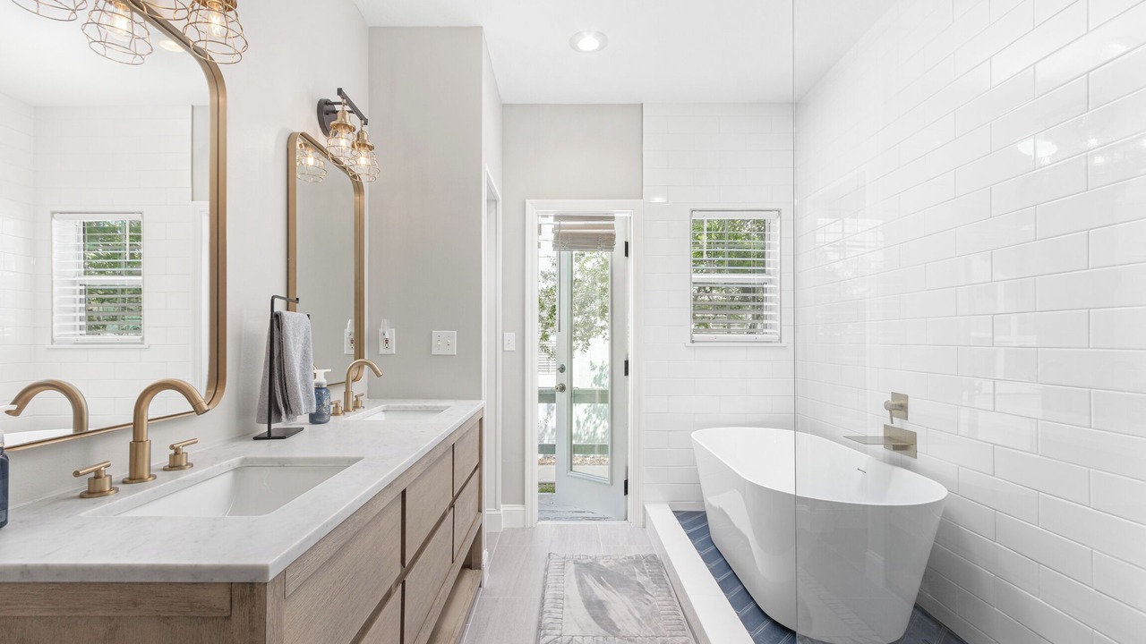 Photo of Bathroom in Candler
