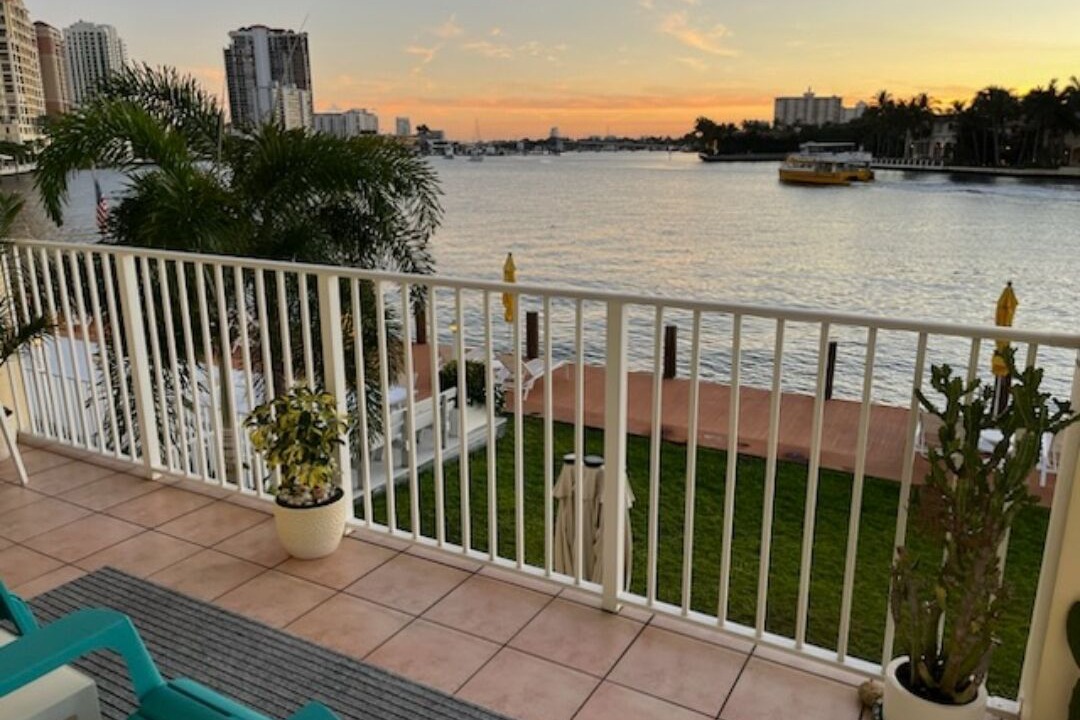 Photo of Patio Balcony in Barrier Island