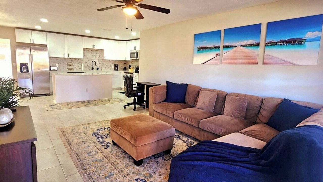 Photo of Livingroom in Westside