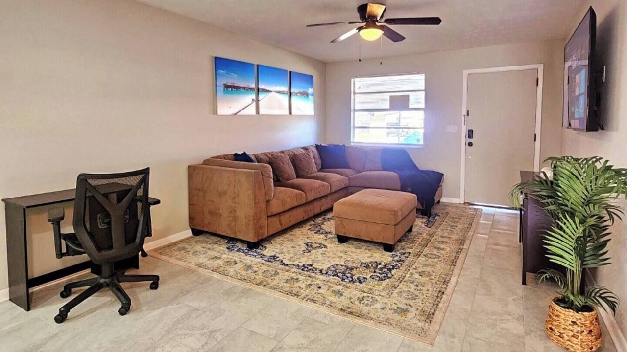 Photo of Livingroom in Westside