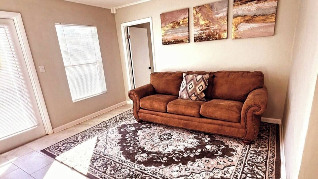 Photo of Livingroom in Westside