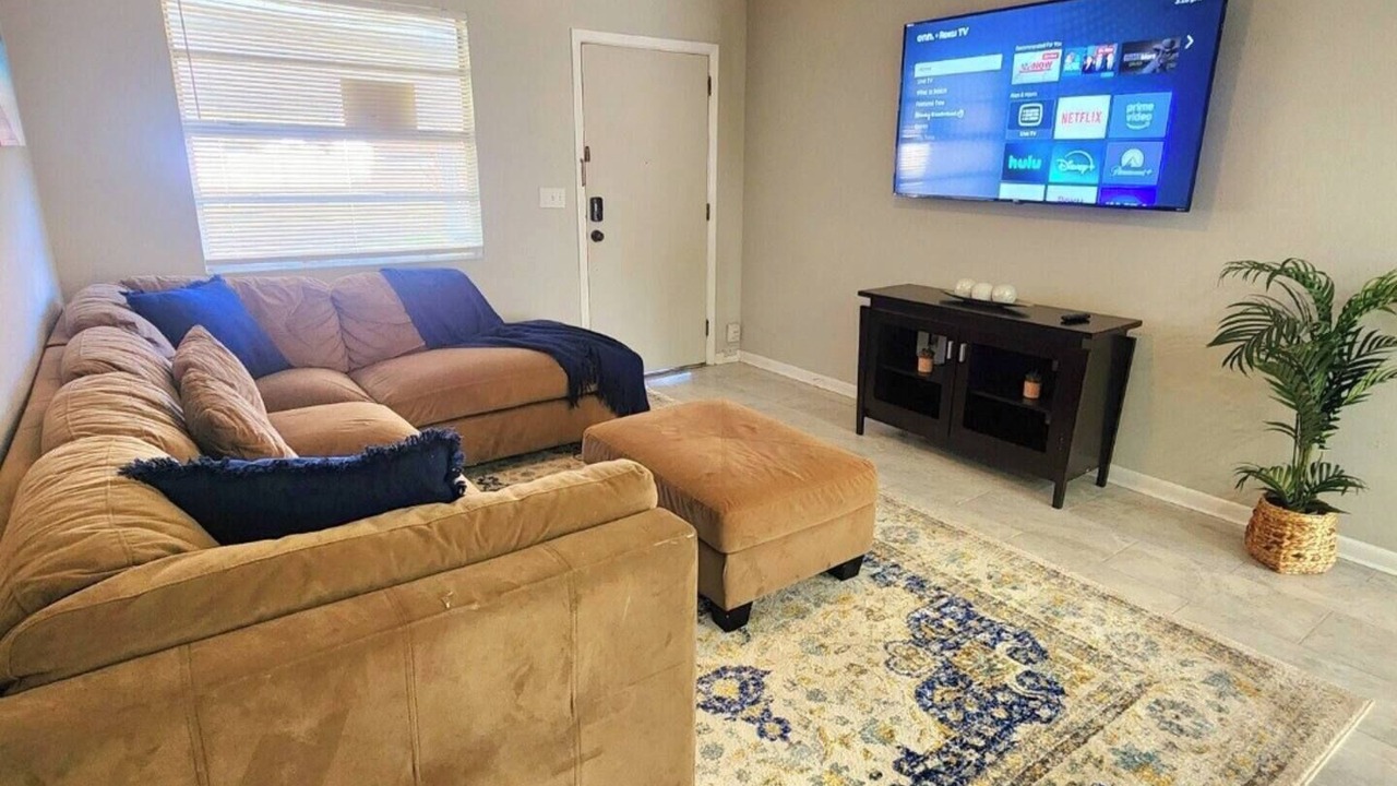 Photo of Livingroom in Westside