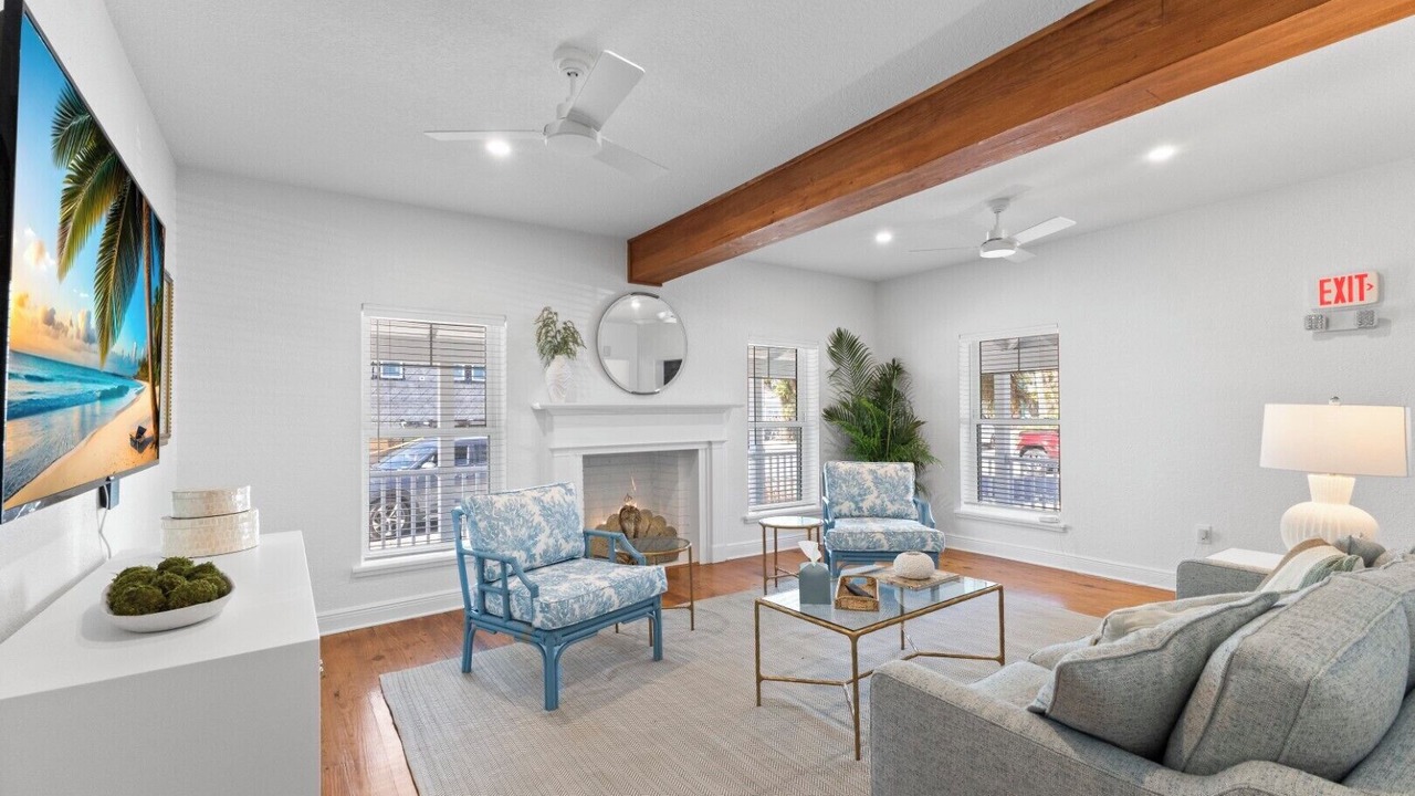 Photo of Livingroom in Downtown Boca Grande Historic District