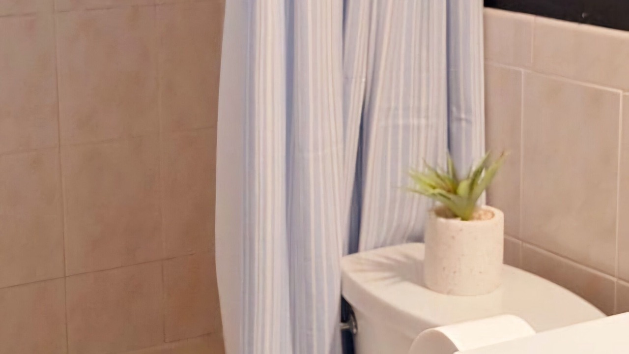 Photo of Bathroom in Cutler Bay