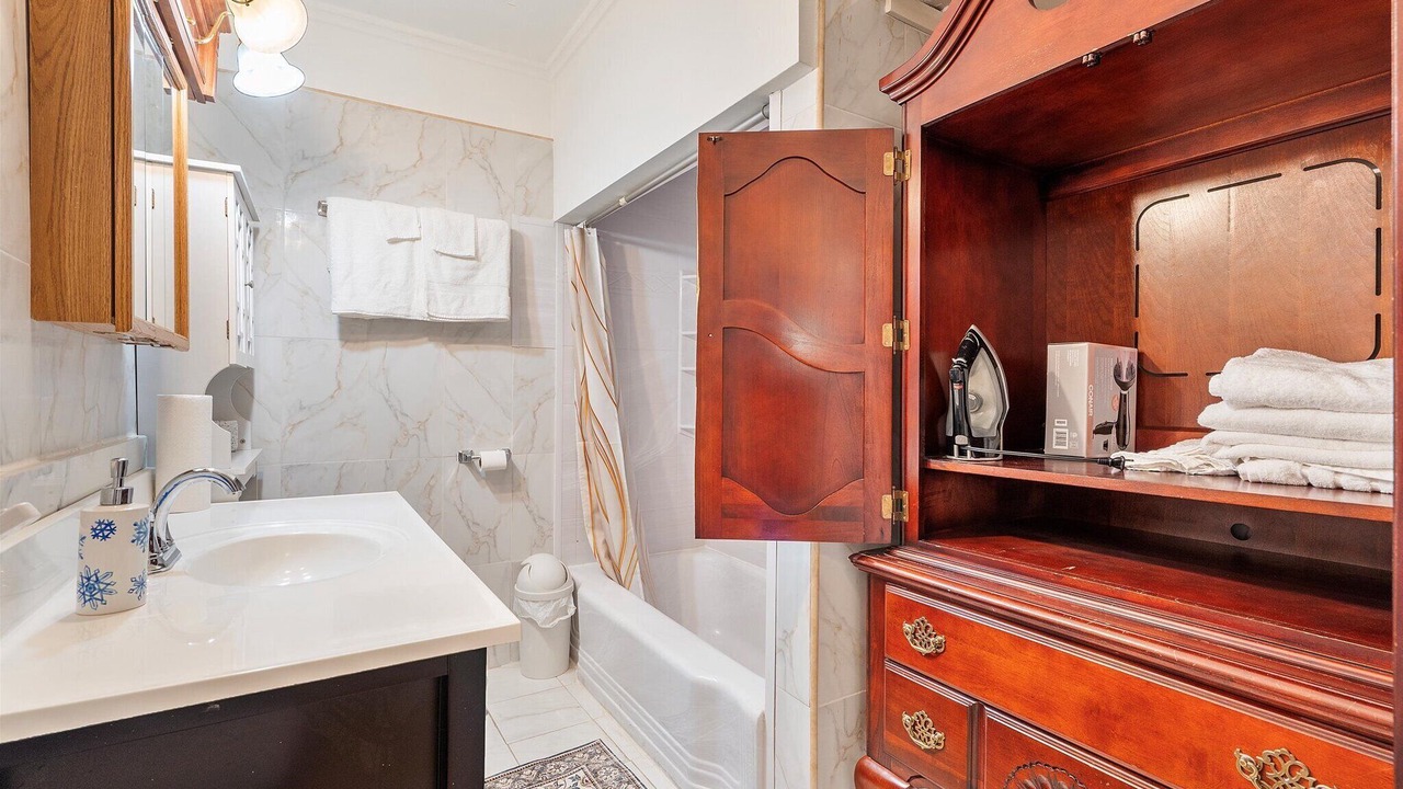 Photo of Bathroom in Golden Glades