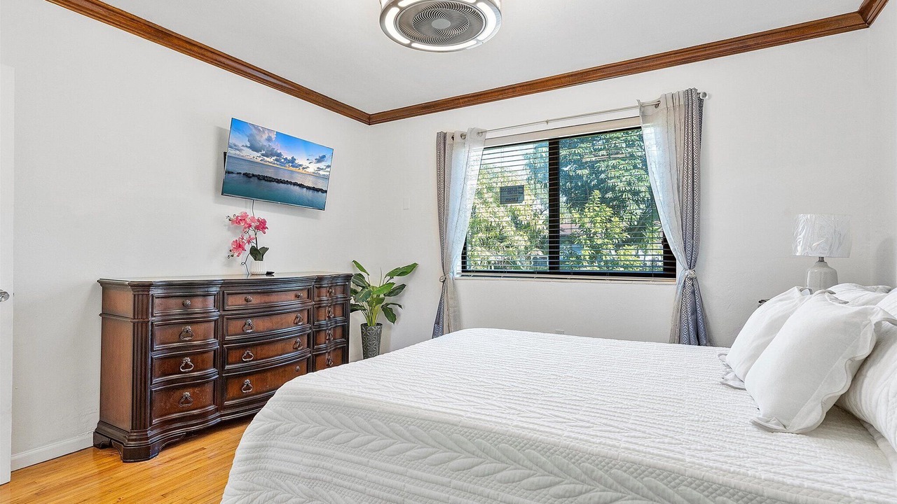 Photo of Bedroom in Golden Glades