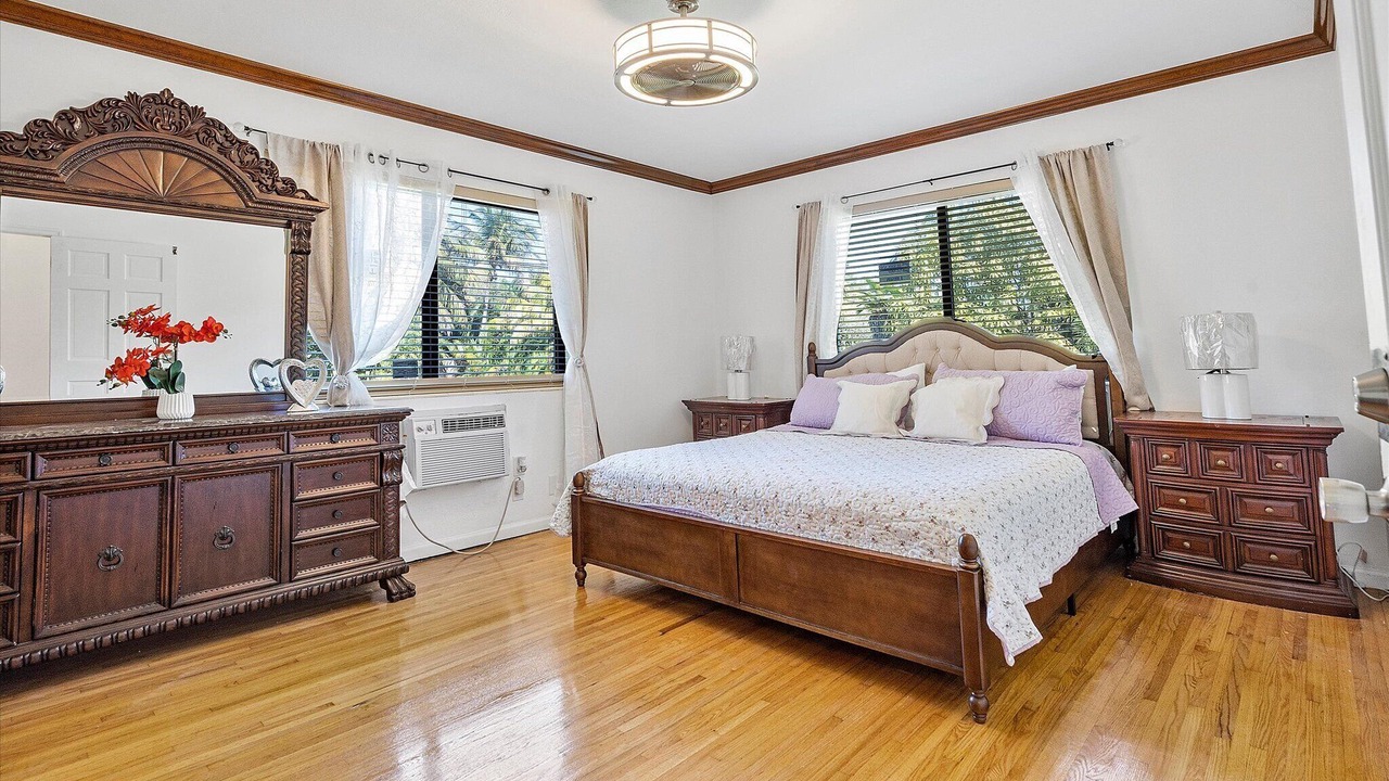 Photo of Bedroom in Golden Glades