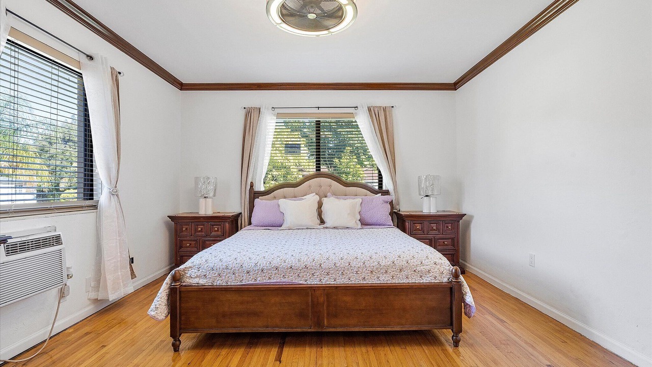 Photo of Bedroom in Golden Glades