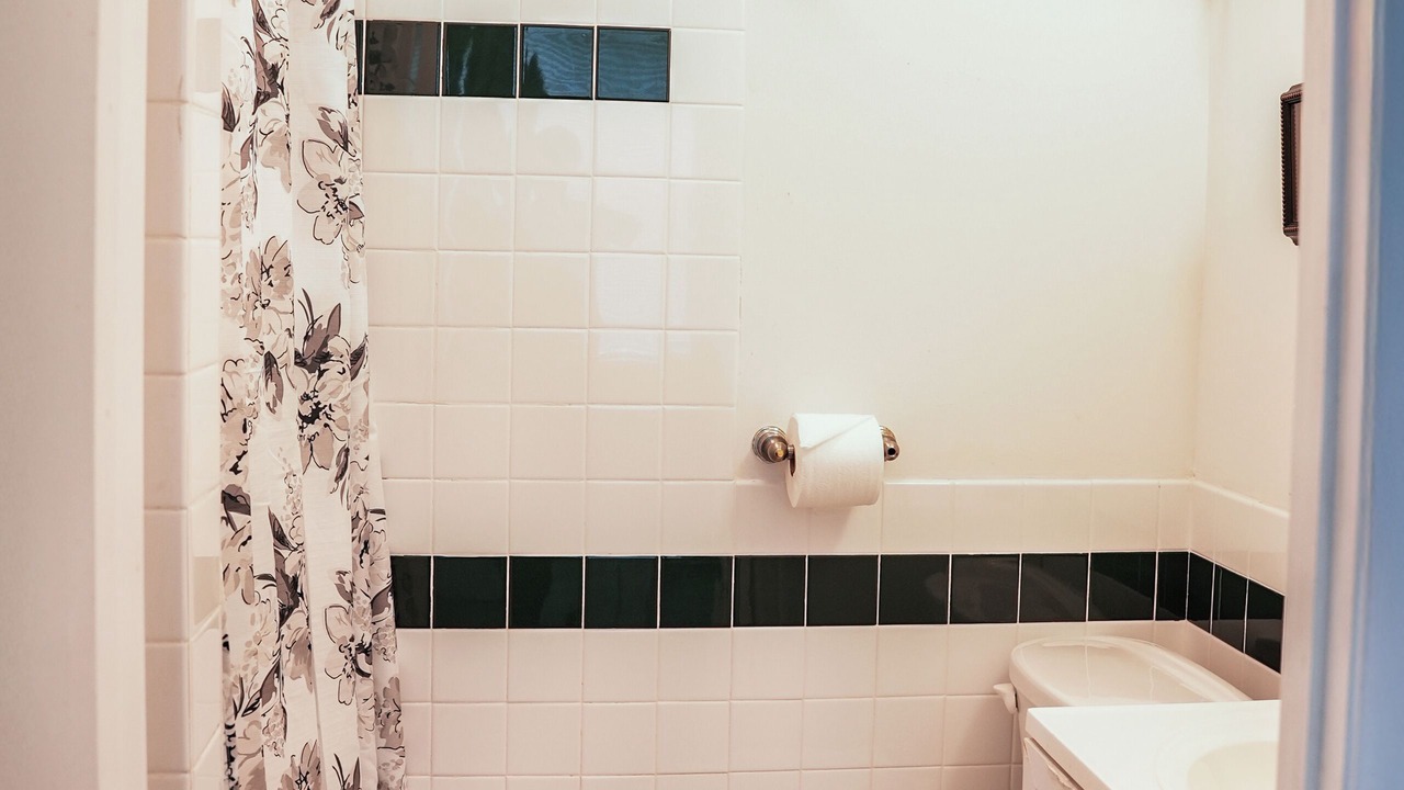 Photo of Bathroom in North Central Hollywood