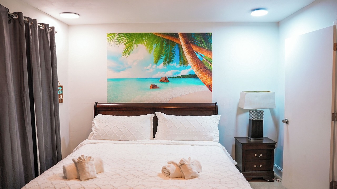 Photo of Bedroom in North Central Hollywood