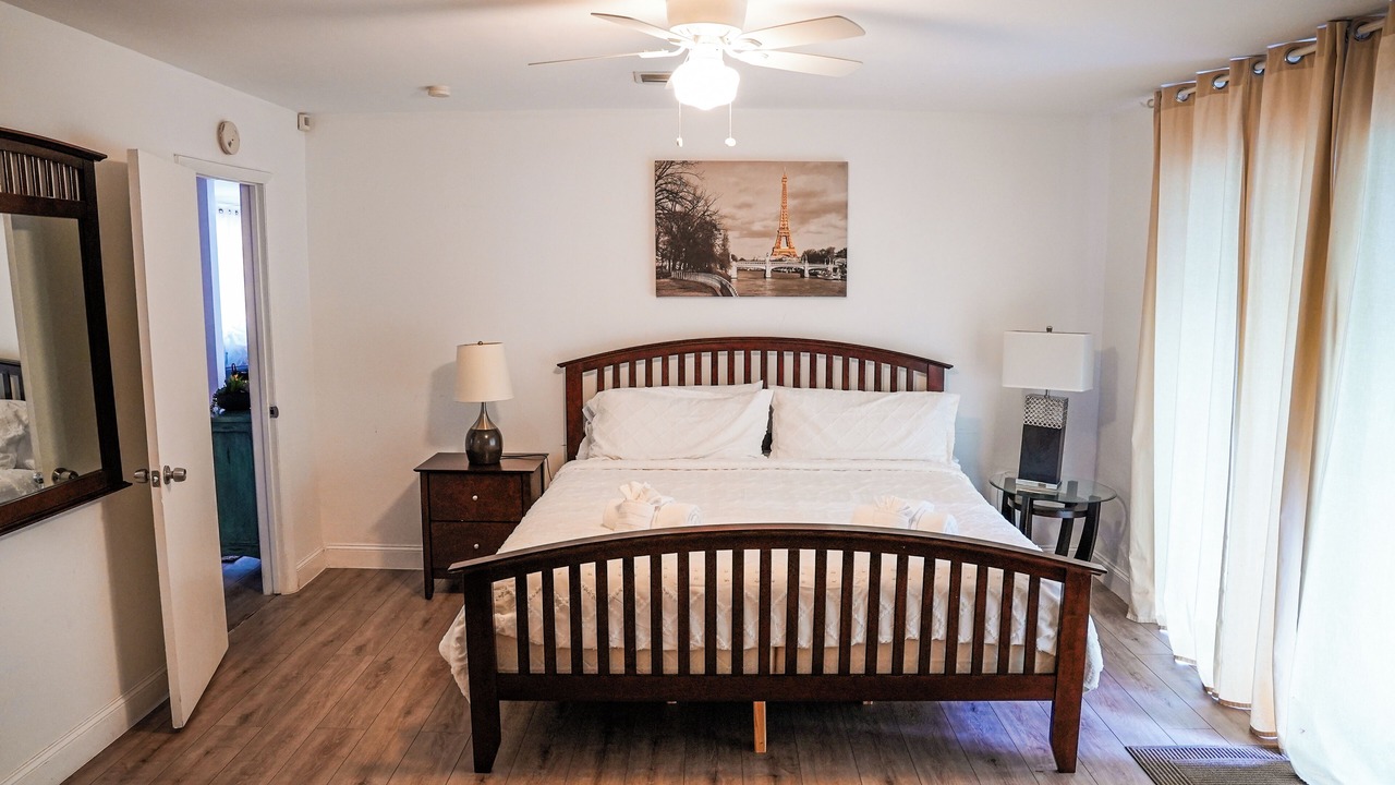 Photo of Bedroom in North Central Hollywood