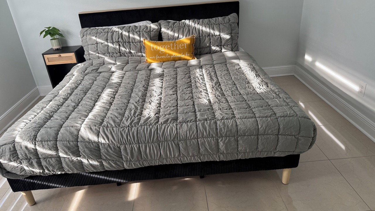 Photo of Bedroom in Bearss Plaza
