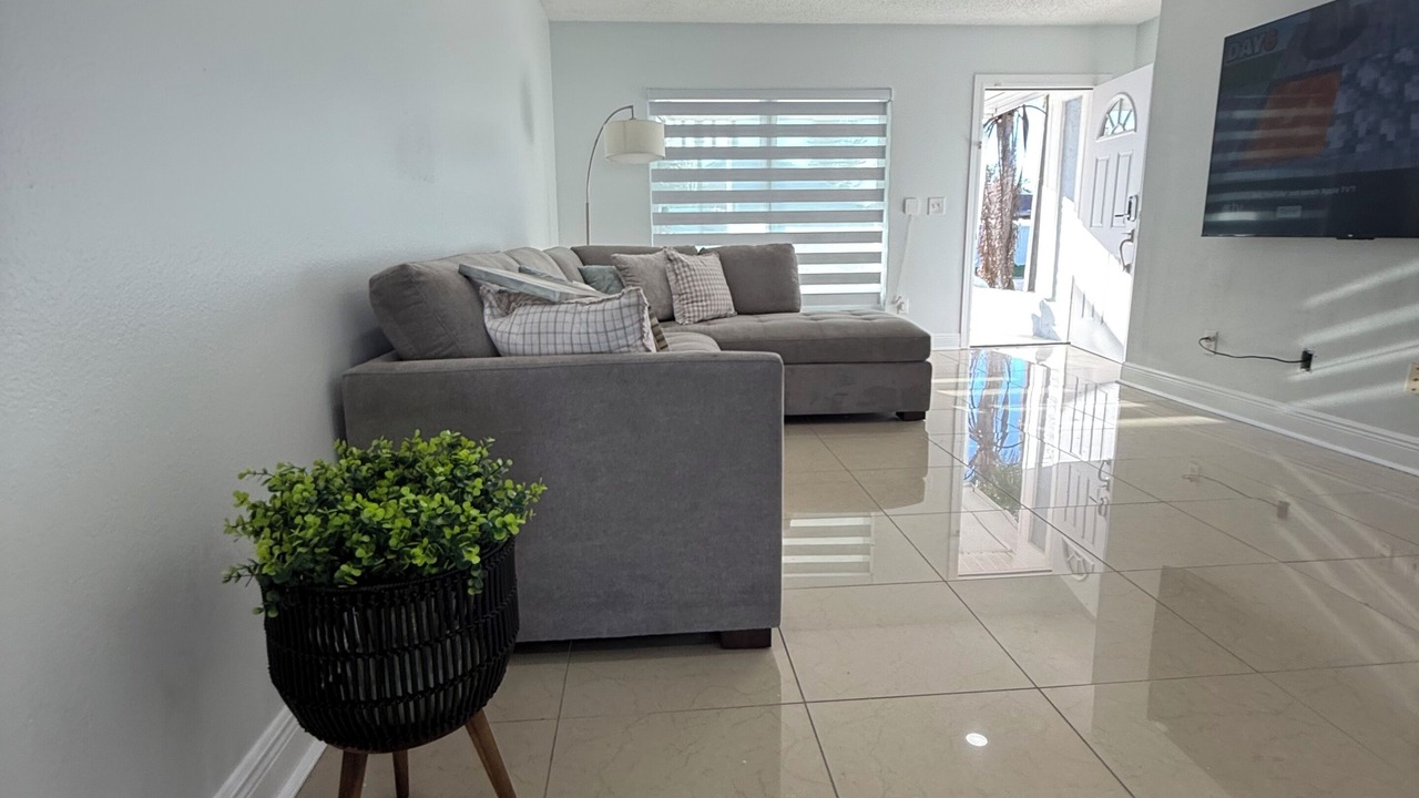Photo of Livingroom in Bearss Plaza