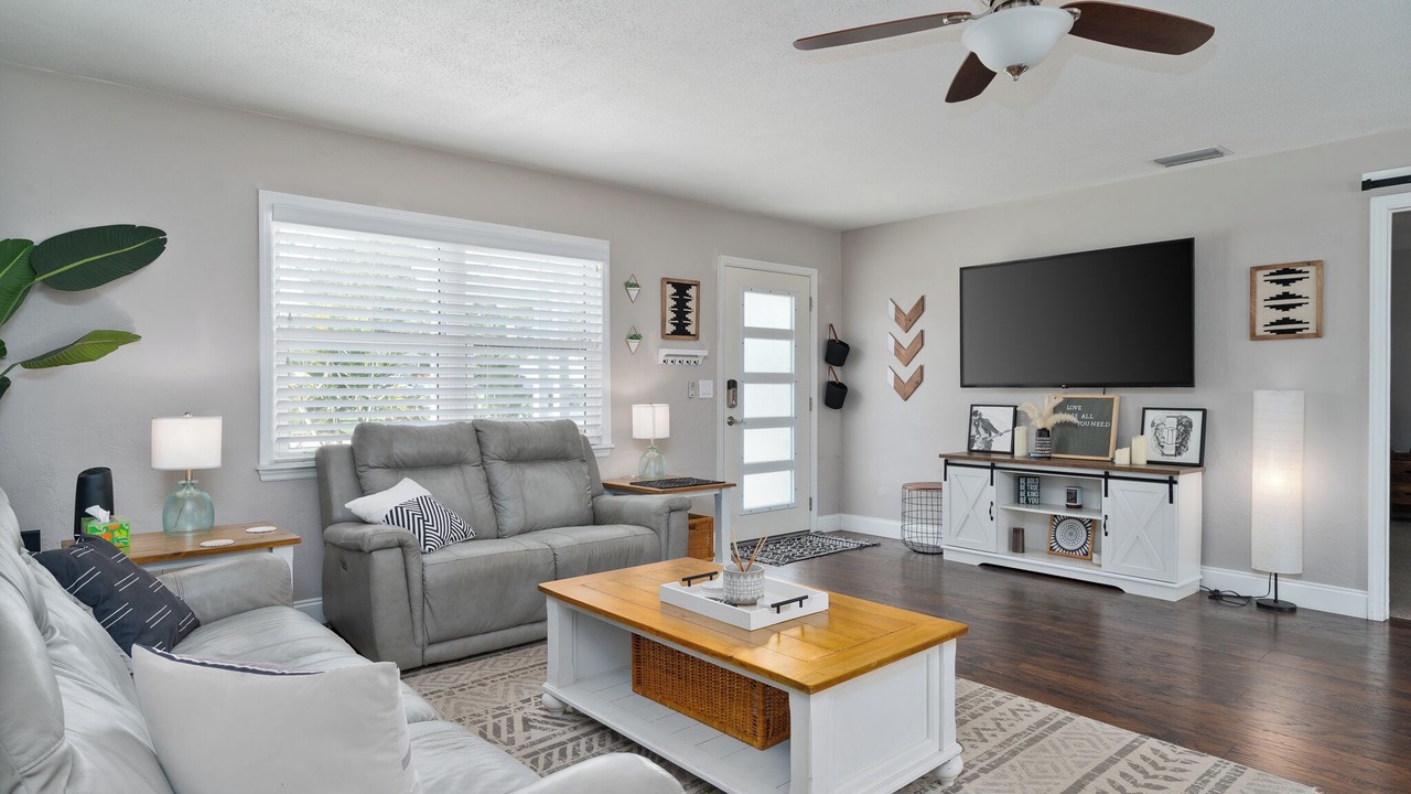 Photo of Livingroom in New Smyrna Beach