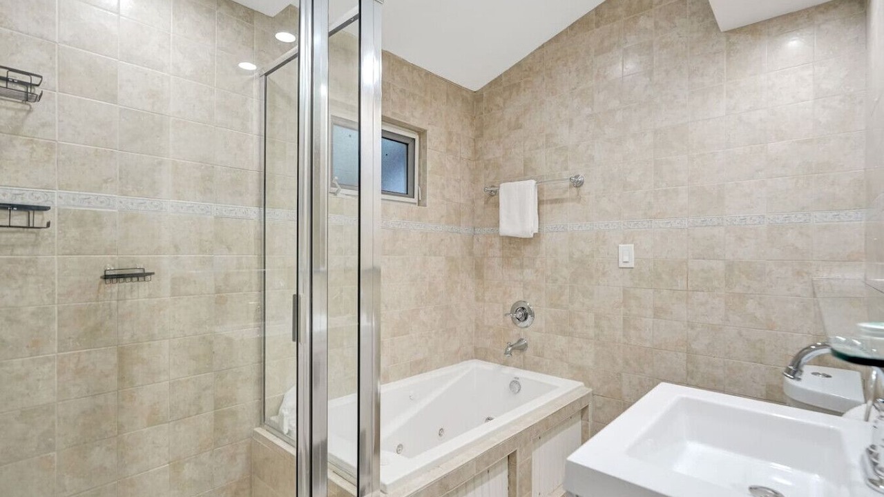Photo of Bathroom in Sailboat Bend