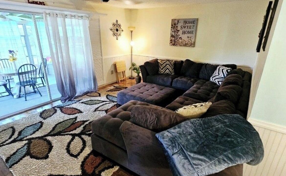 Photo of Livingroom in Spring Hill
