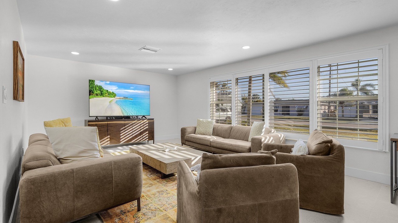 Photo of Livingroom in Lochmoor Waterway Estates