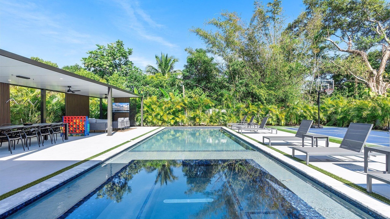 Photo of Outdoor in Golden Glades