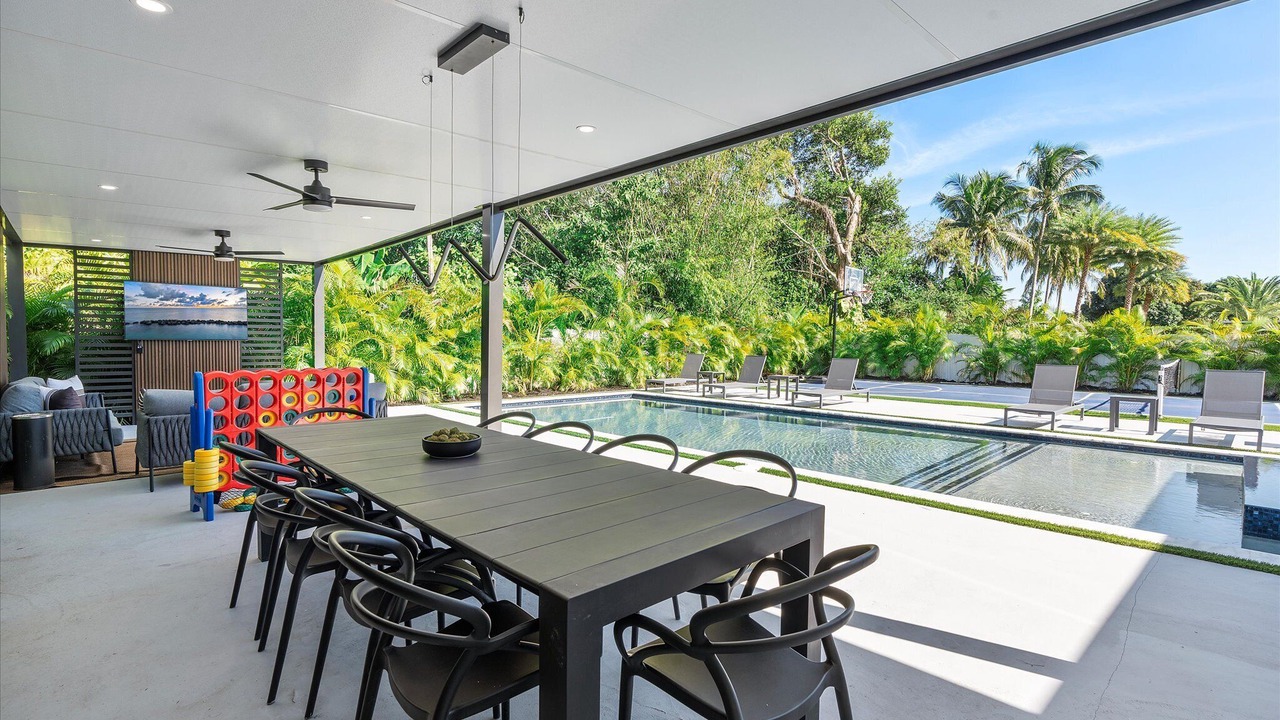 Photo of Outdoor in Golden Glades