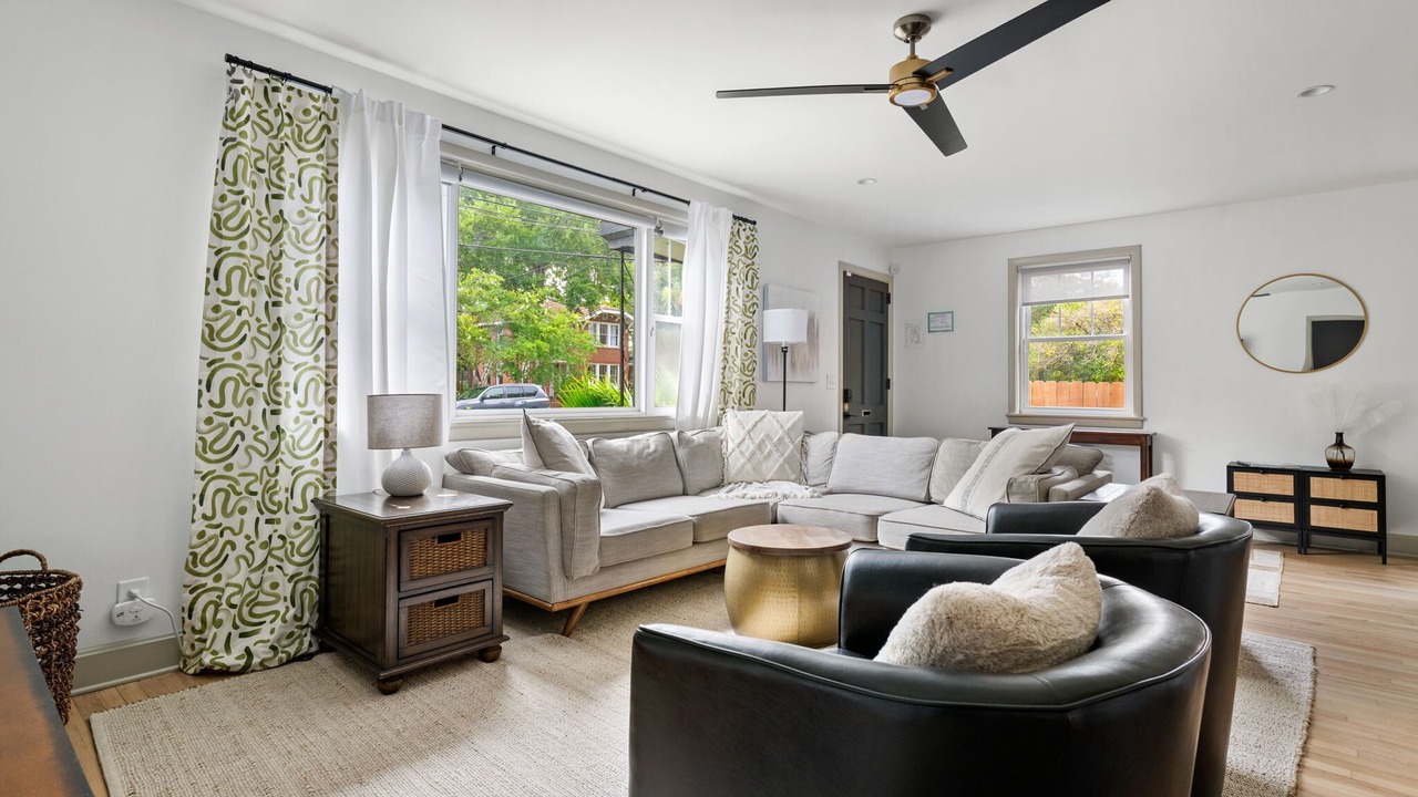 Photo of Livingroom in Charleston