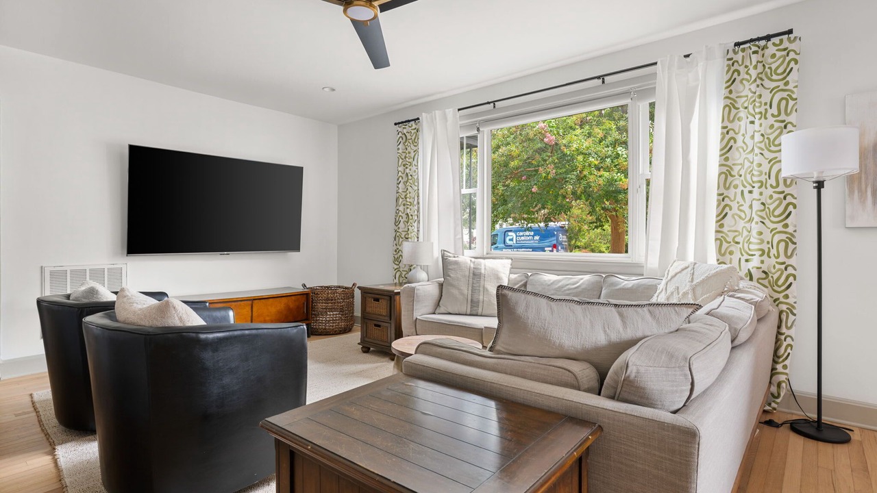 Photo of Livingroom in Charleston