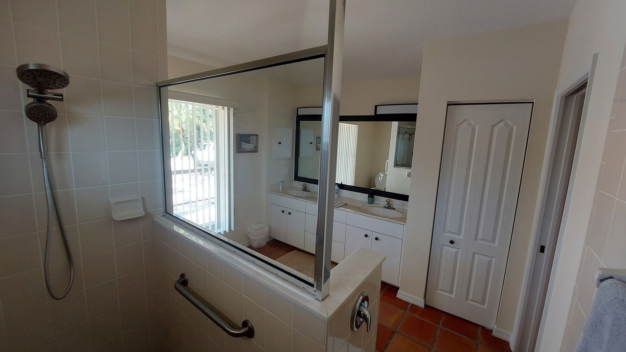 Photo of Bathroom in South Gulf Cove