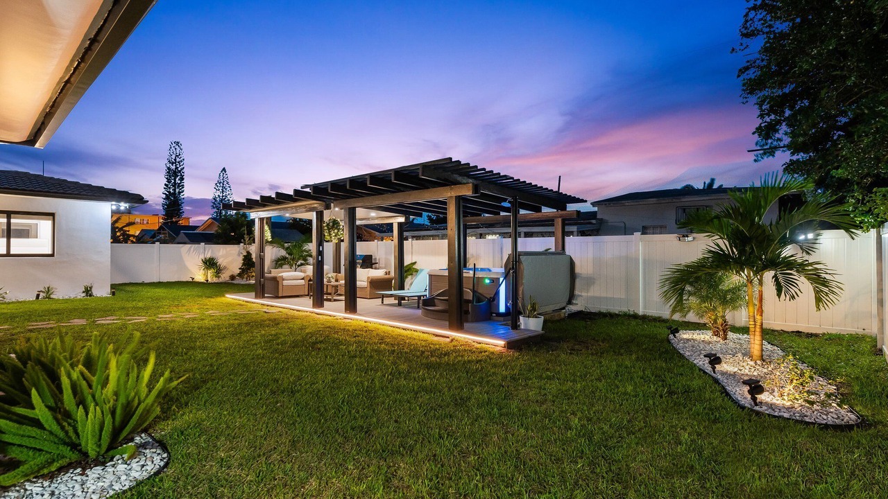 Photo of Outdoor in Hallandale Beach
