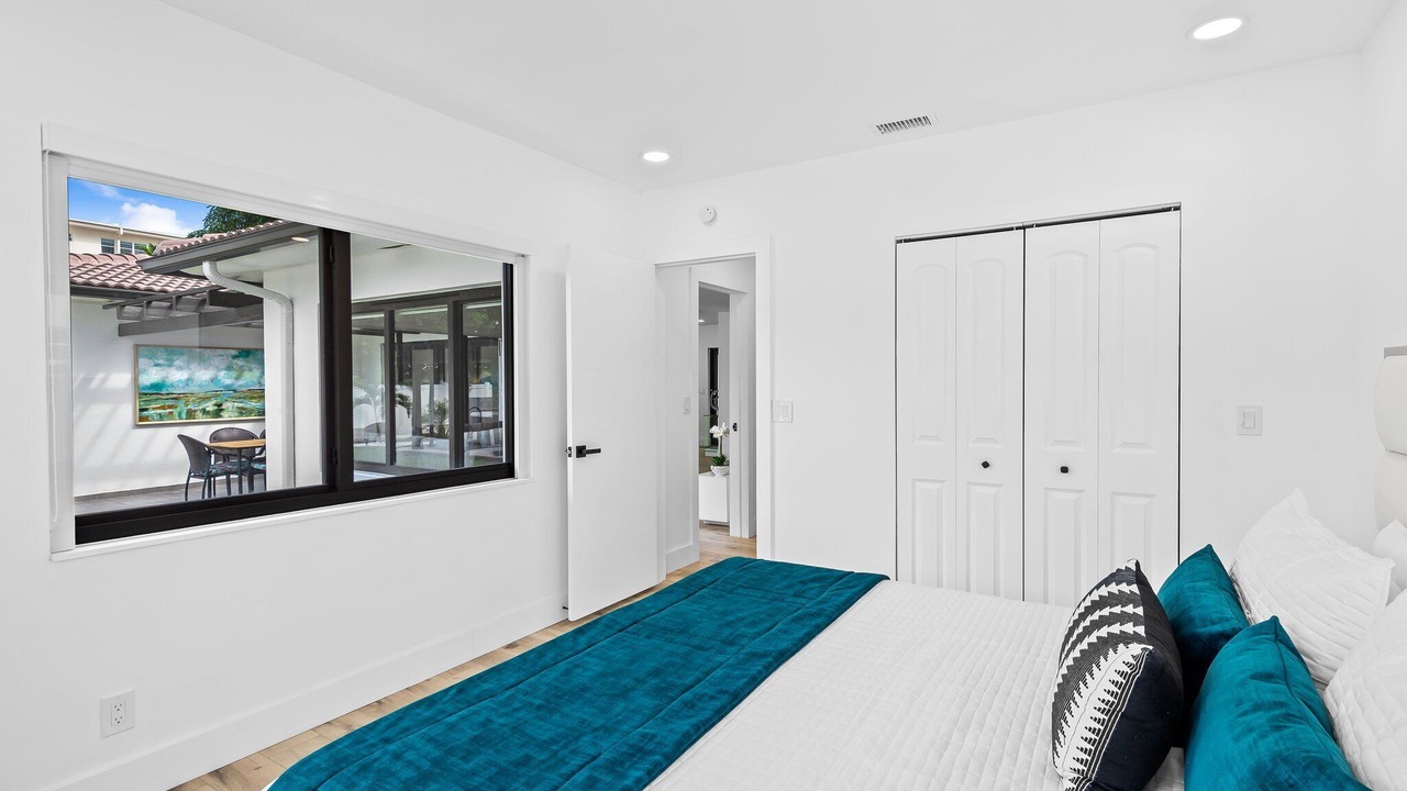 Photo of Bedroom in Hallandale Beach