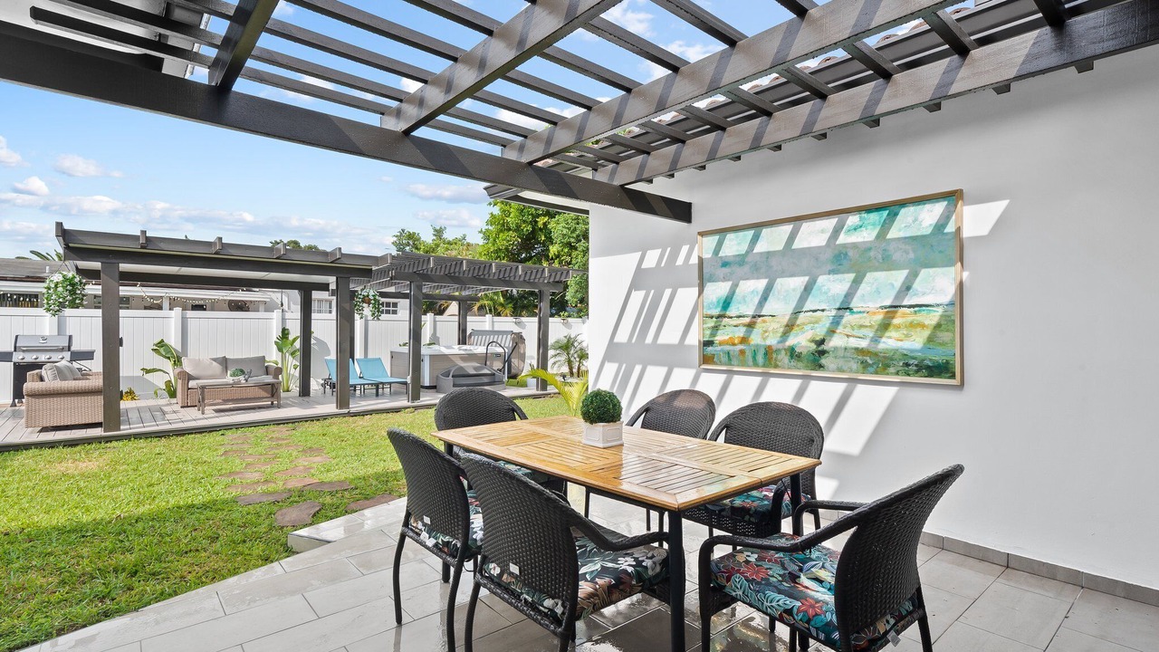 Photo of Outdoor in Hallandale Beach