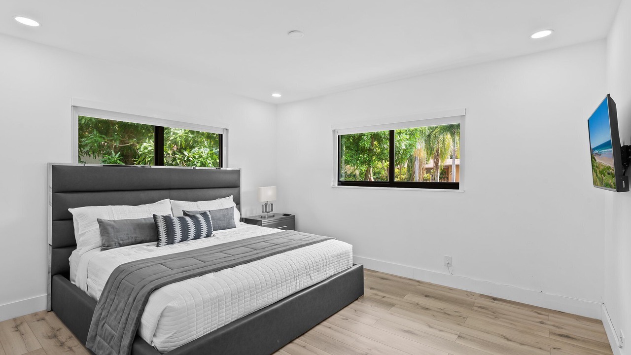 Photo of Bedroom in Hallandale Beach
