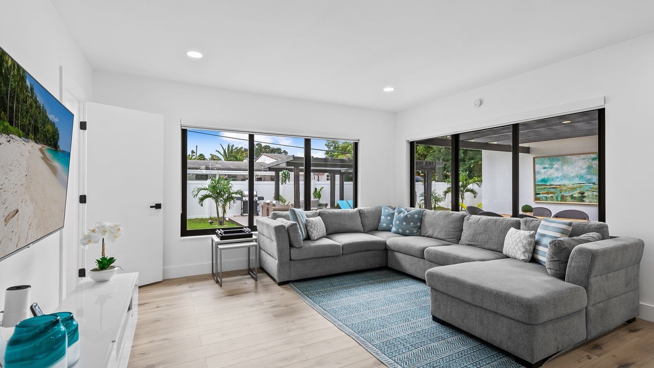 Photo of Livingroom in Hallandale Beach