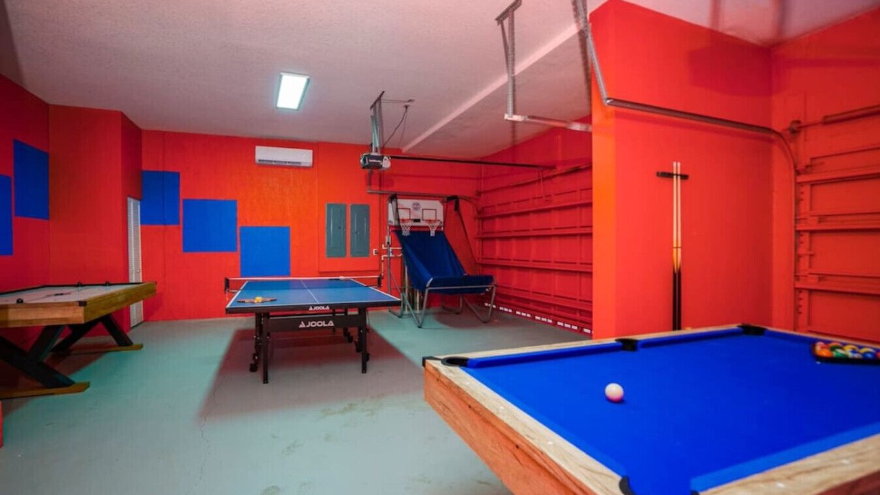 Photo of Bedroom in Ludlam