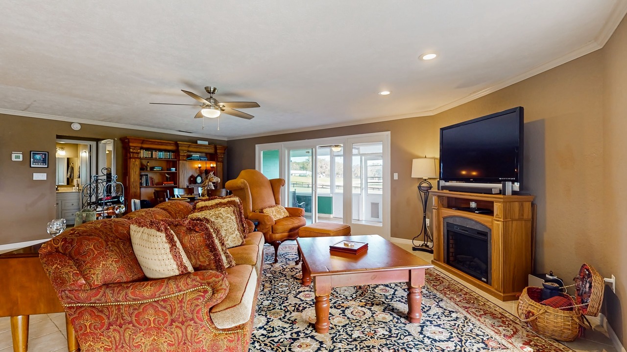 Photo of Livingroom in Micanopy